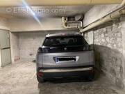 Parking à PARIS-18E