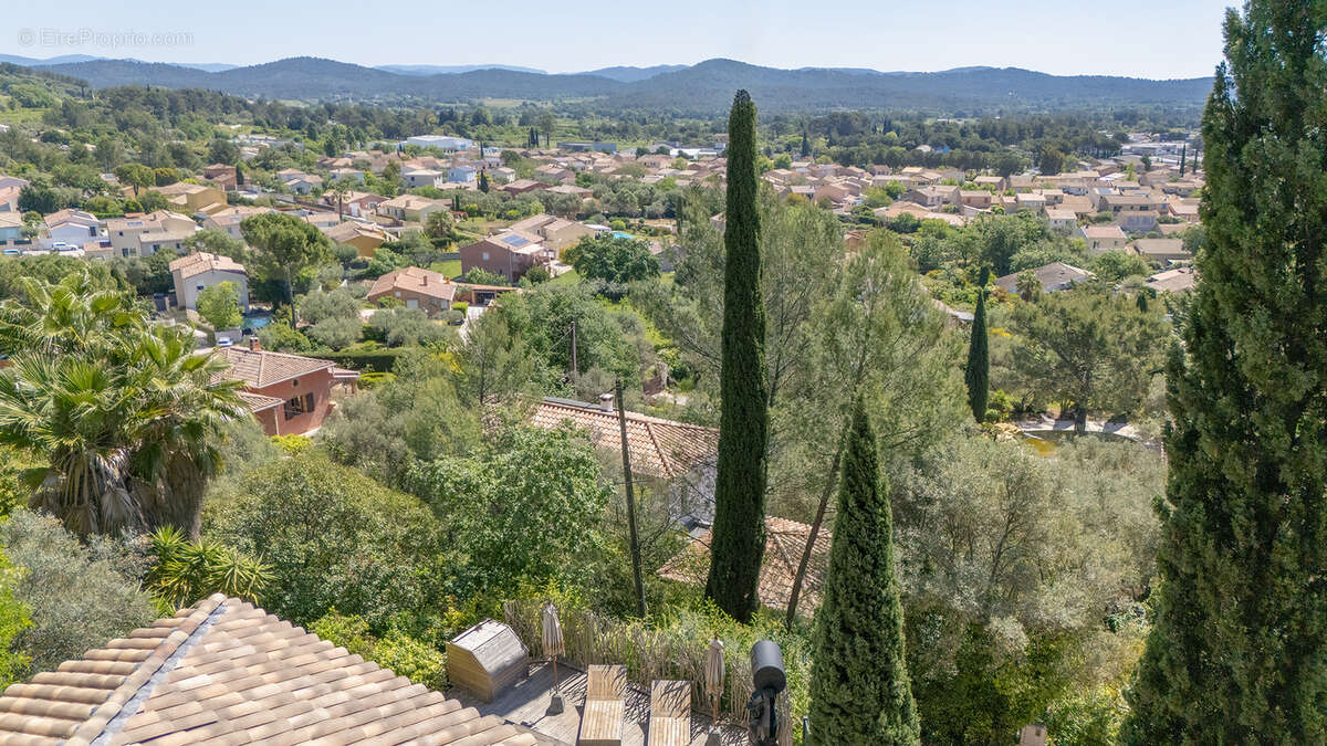 Maison à SOLLIES-PONT