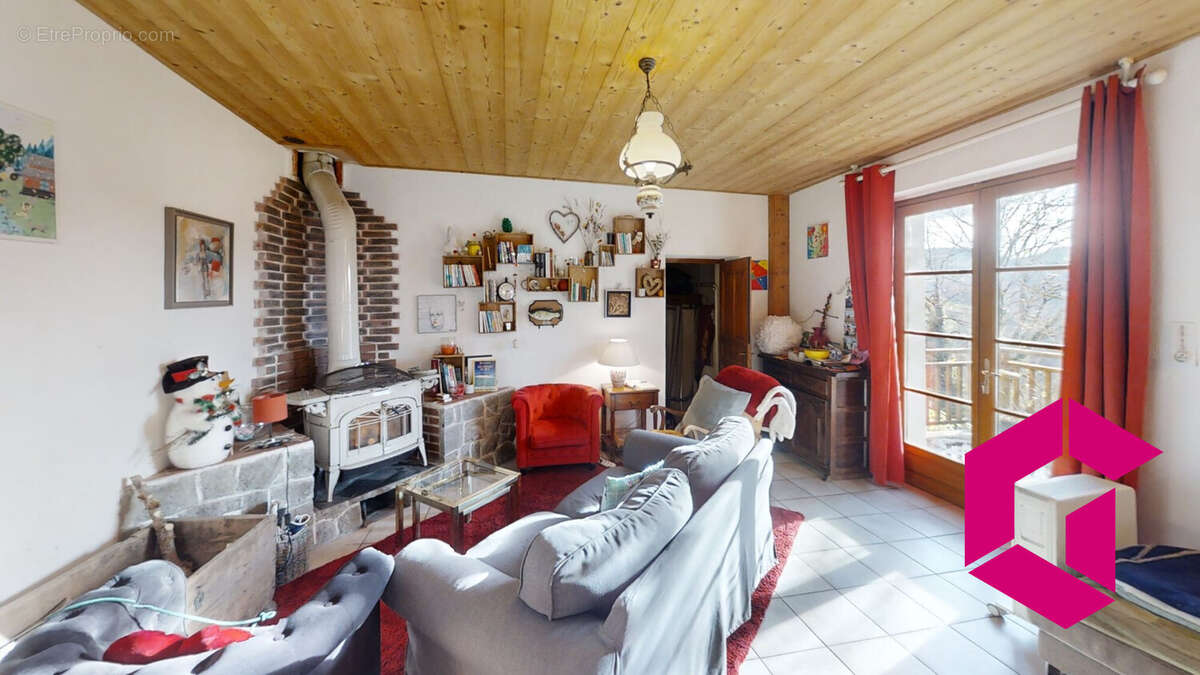 Maison à OLLIERGUES