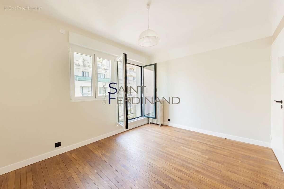 Appartement à PARIS-7E