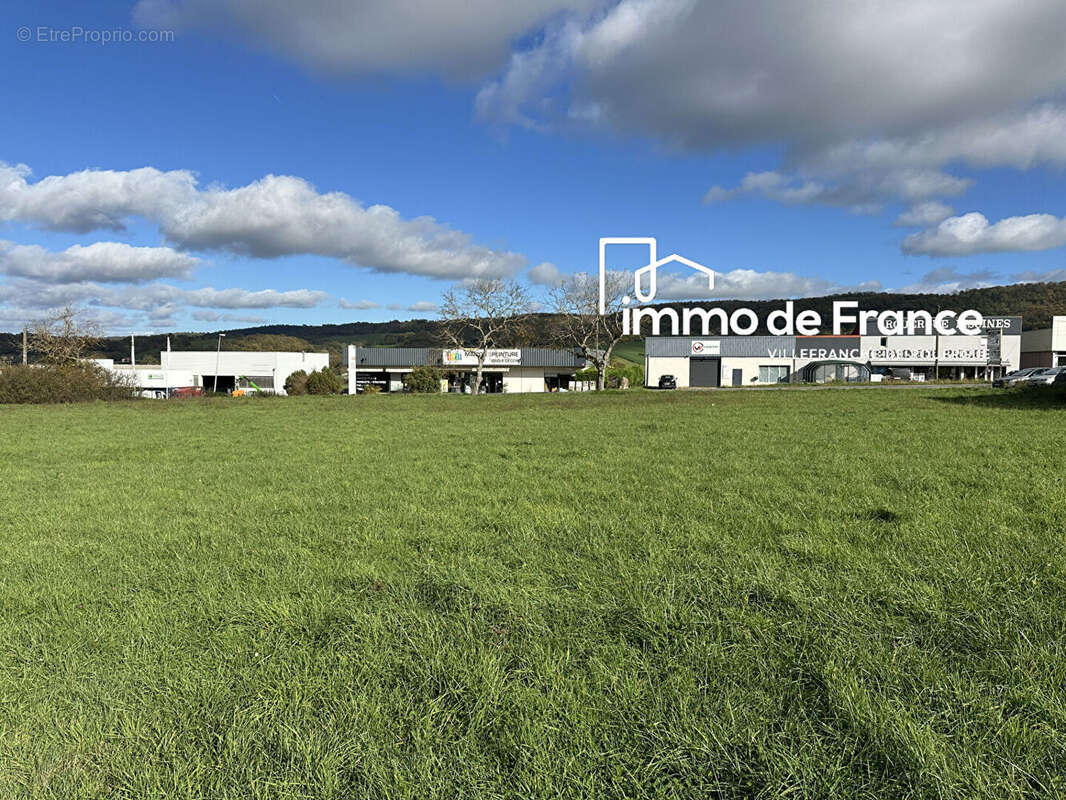 Terrain à VILLEFRANCHE-DE-ROUERGUE