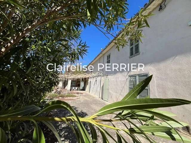 EXCLUSIVITÉ – PROPRIÉTÉ SAINT-ANTONIN-DU-VAR 100m2 habitables et 300m2 aménageables - photo 7