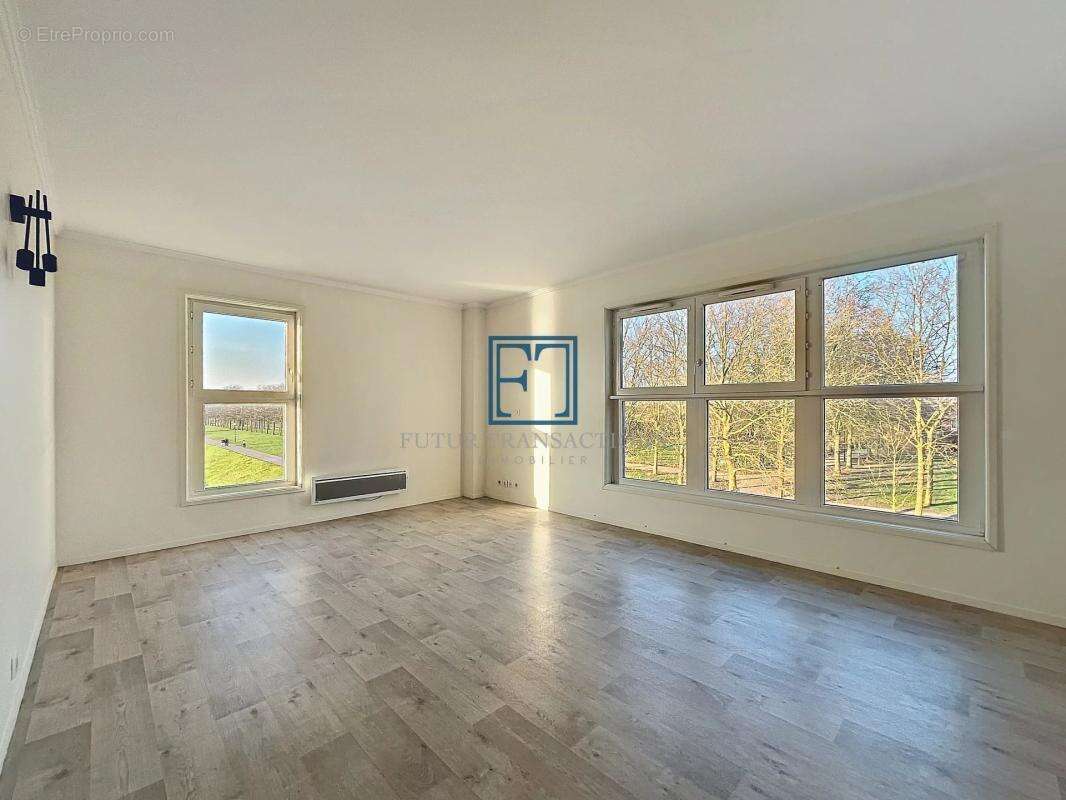 Appartement à VOISINS-LE-BRETONNEUX
