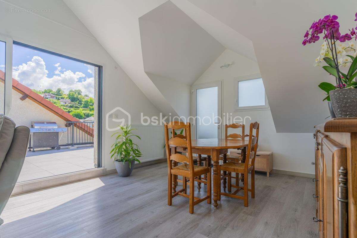 Appartement à VIVIERS-DU-LAC