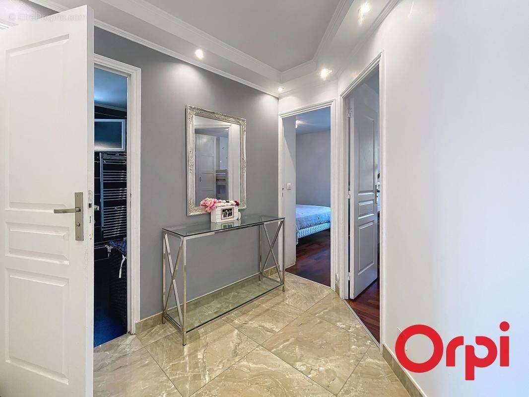Appartement à MARSEILLE-11E