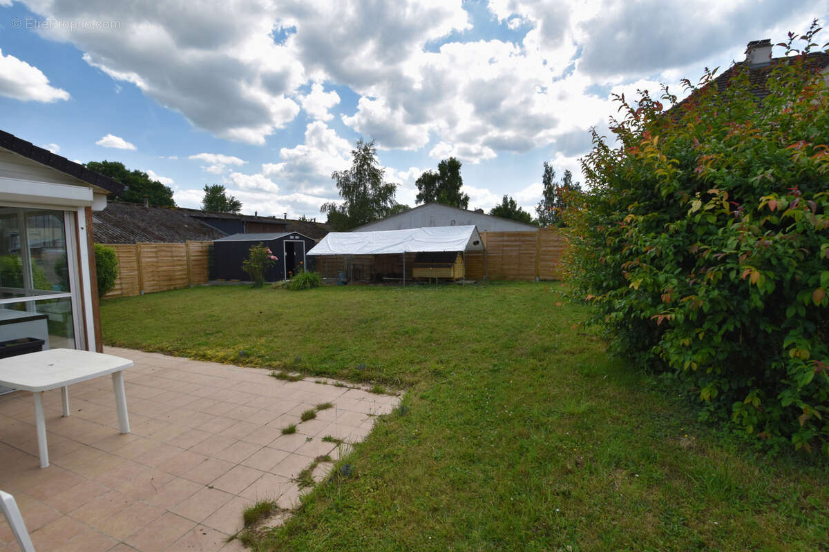 Maison à MOLLIENS-DREUIL