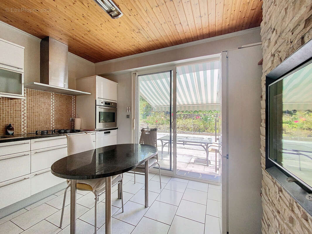 Maison à DONVILLE-LES-BAINS