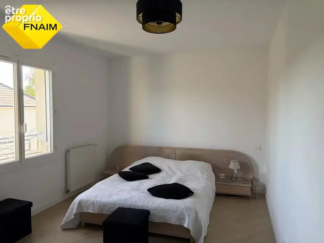 Maison 238m2 - 5 chambres - Piscine - Terrain 1000m2 - photo 12