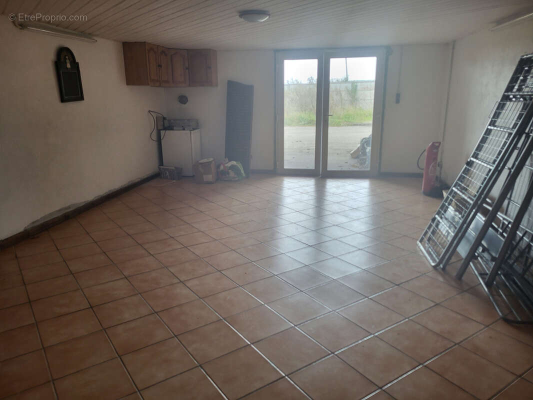 Local - 600 m2 - vincey - photo 4