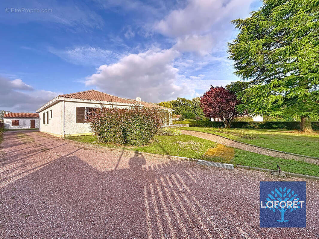 Maison à SAINT-FLORENT-DES-BOIS