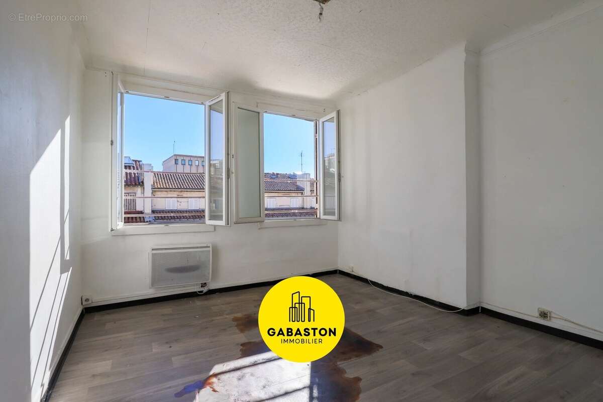 Appartement à MARSEILLE-1E