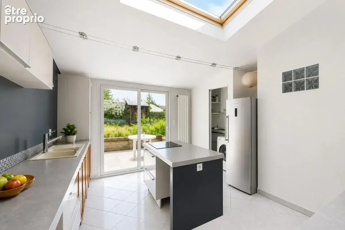 Entre patrimoine et vie de quartier — Maison 4 pièces de 105 m² - photo 4