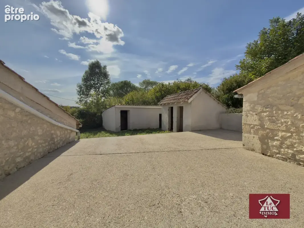 Grande maison en pierre avec dépendances et jardin - photo 6