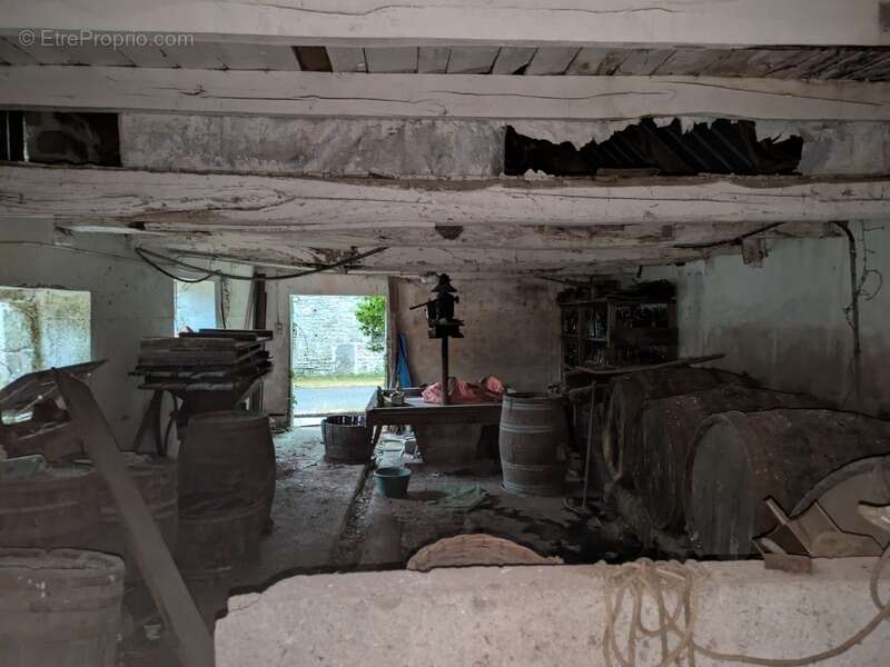 Plouay en campagne bâtiment en pierre sous ardoise et bac acier de 75m² parcelle de 380m² - photo 9