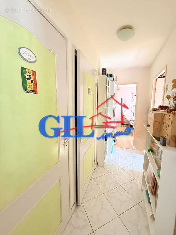 Appartement à SAVIGNY-LE-TEMPLE