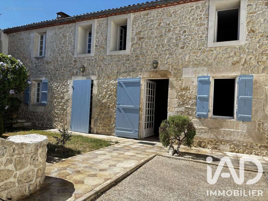 Maison 260 m² à L'eguille  - photo 3