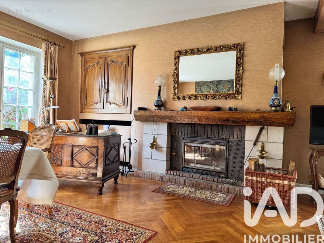 Maison 250 m² à Latronquiere  - photo 7