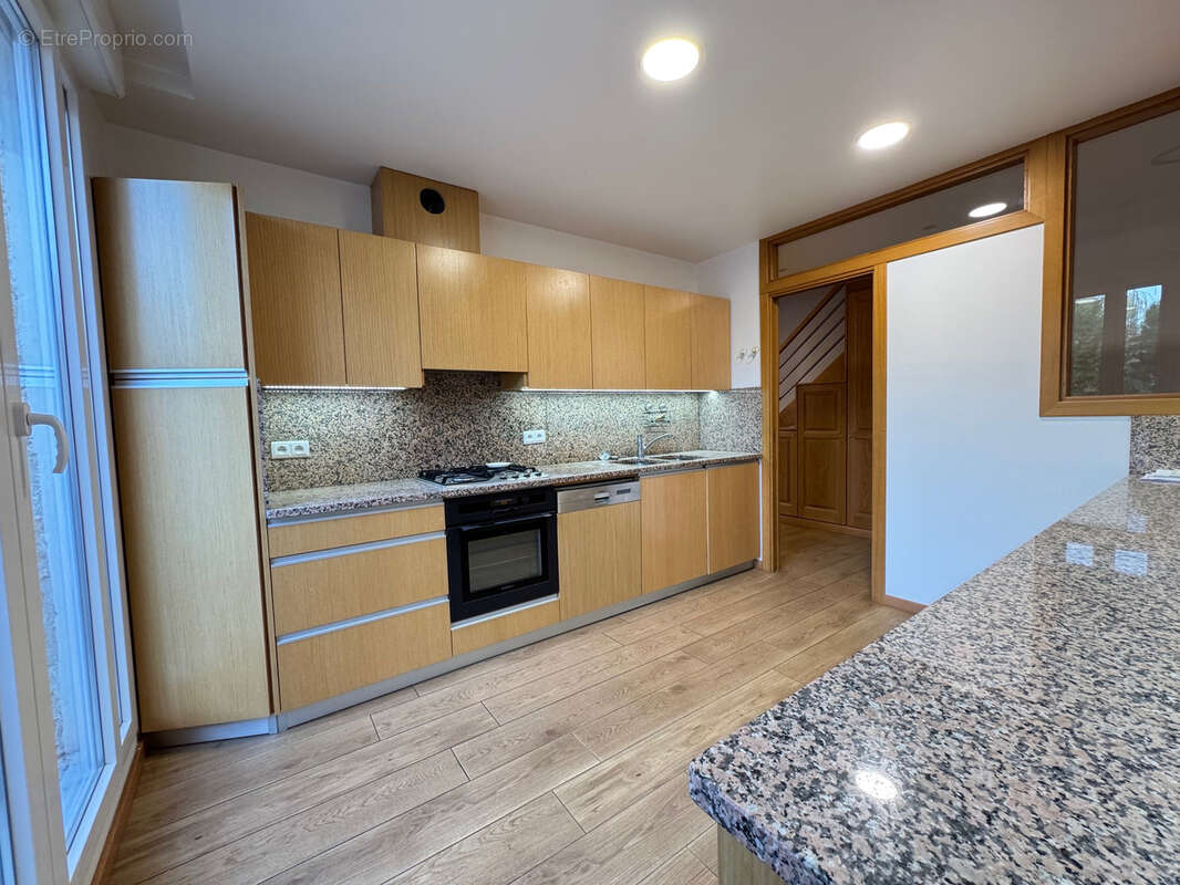 Maison à SAINT-MAUR-DES-FOSSES