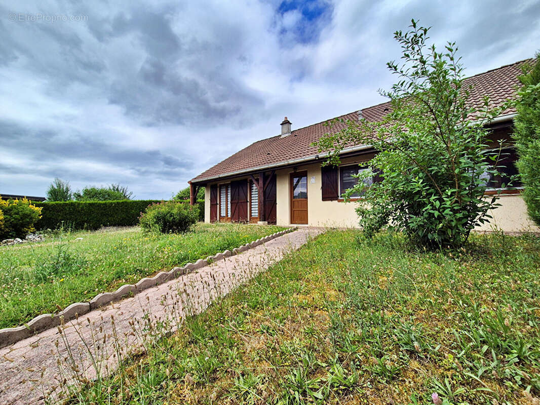 Maison à CHALAINES