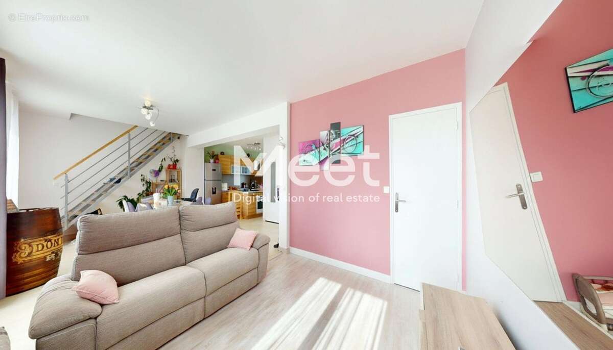 Maison à COULANGES-LA-VINEUSE