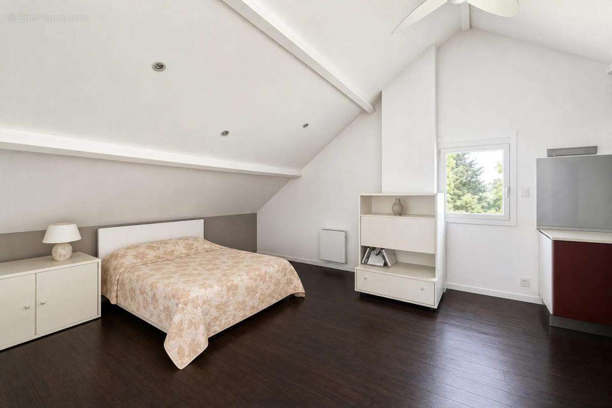 Maison de 8 pièces de 189 m² à Saint-Saturnin - photo 13