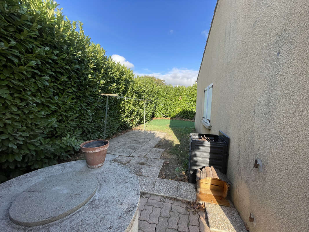 Maison à VILLESISCLE