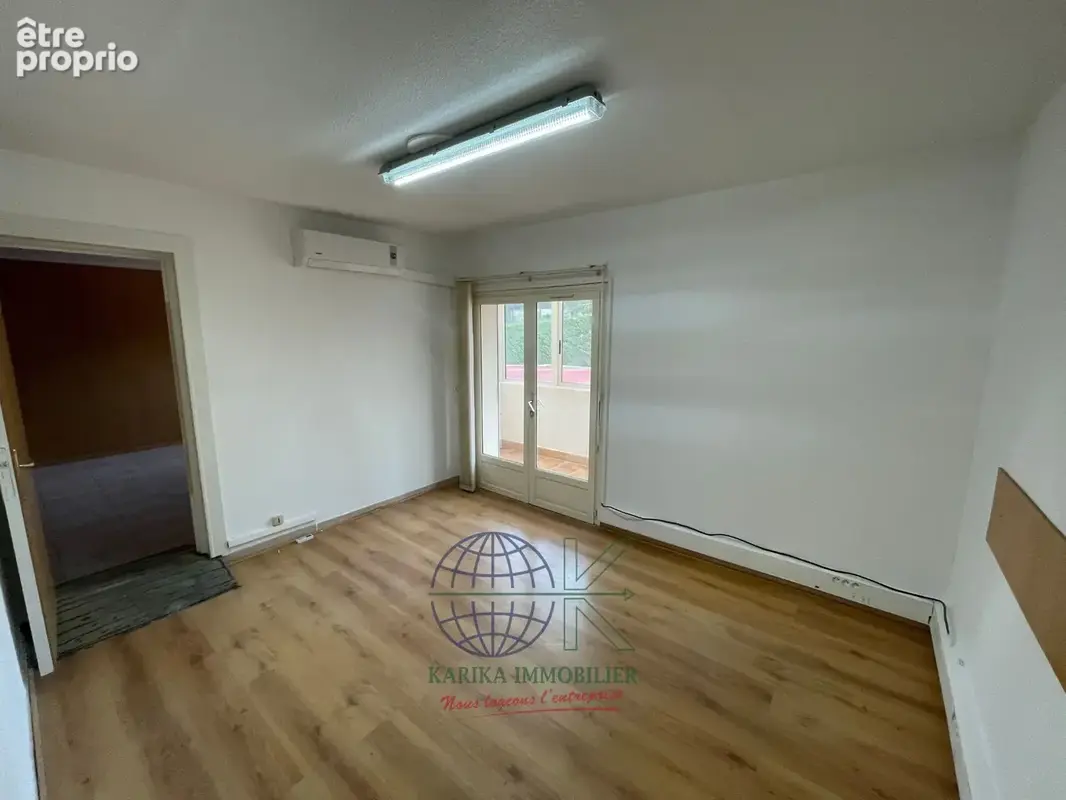 Bâtiment d'activité 1330 m2 à Roquebrune sur Argens - photo 19