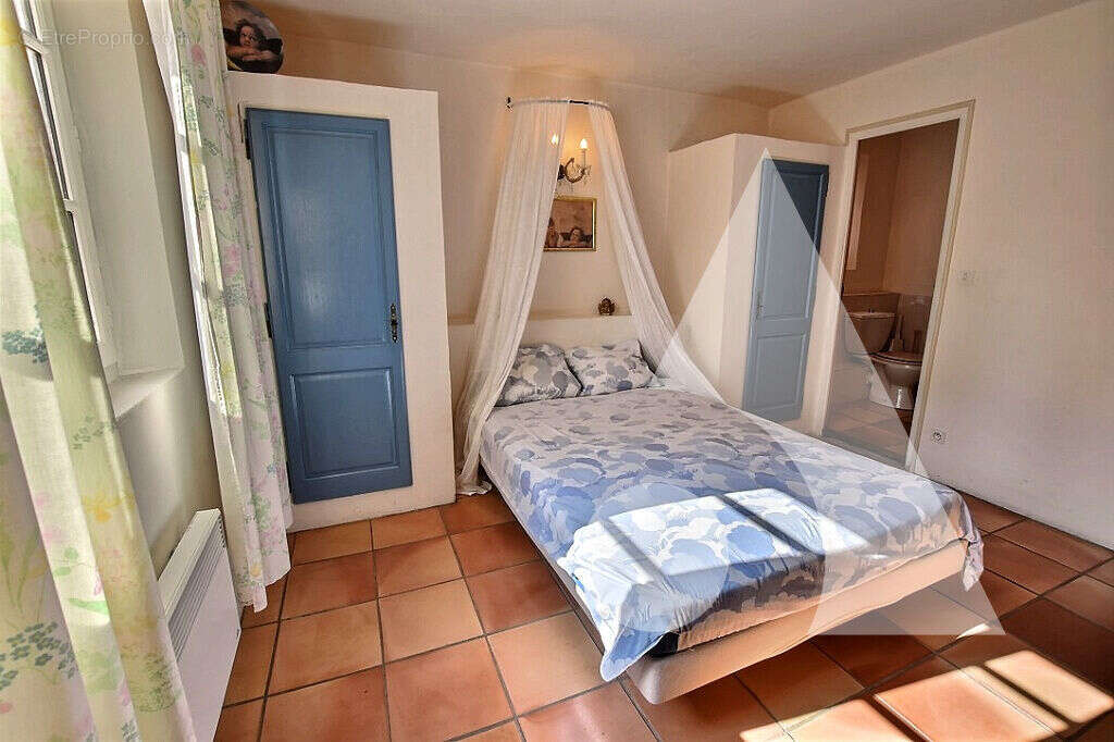 Maison provençale de plain-pied  135 m² avec piscine, double garage et fort potentiel ? Salernes - photo 7