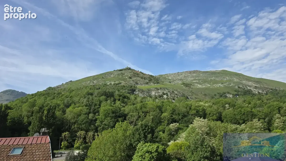 Maison élevée sur deux niveaux avec terrain et garage - photo 8