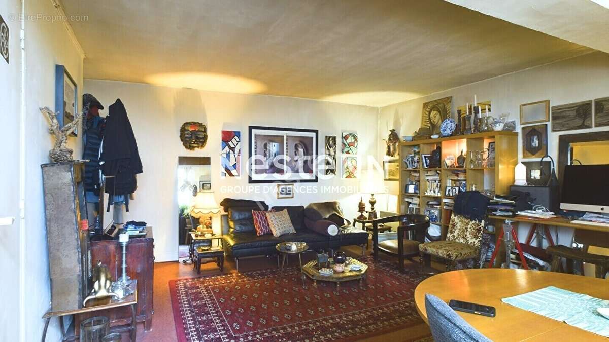 Appartement à PARIS-3E