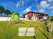 Maison à LARRESSORE