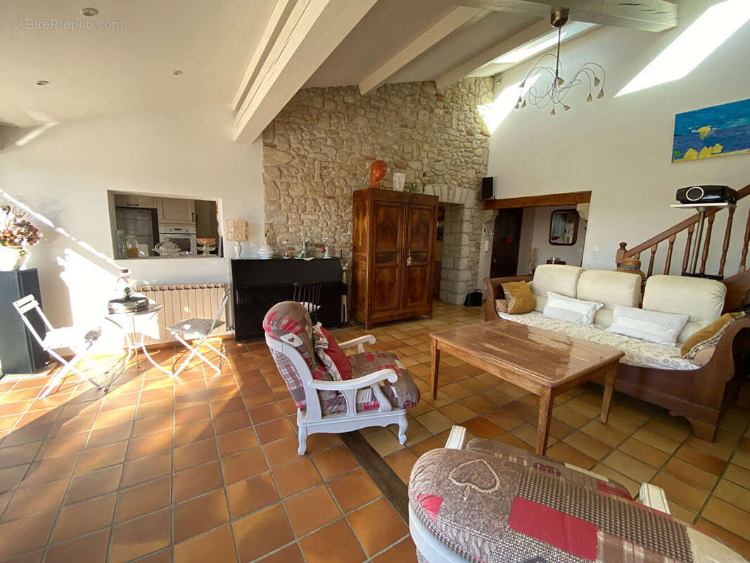 Maison type mas provençal, piscine, terrain 3300 m² - photo 8