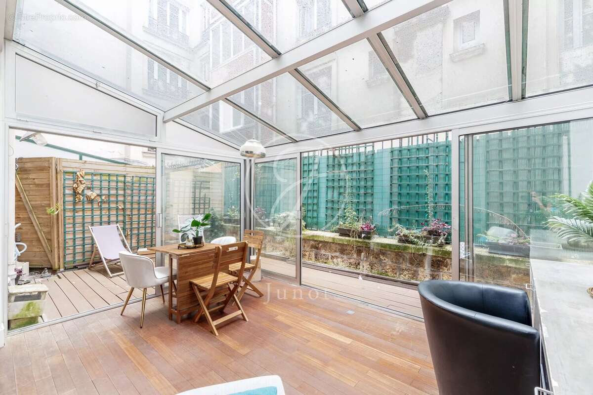 Appartement à PARIS-18E