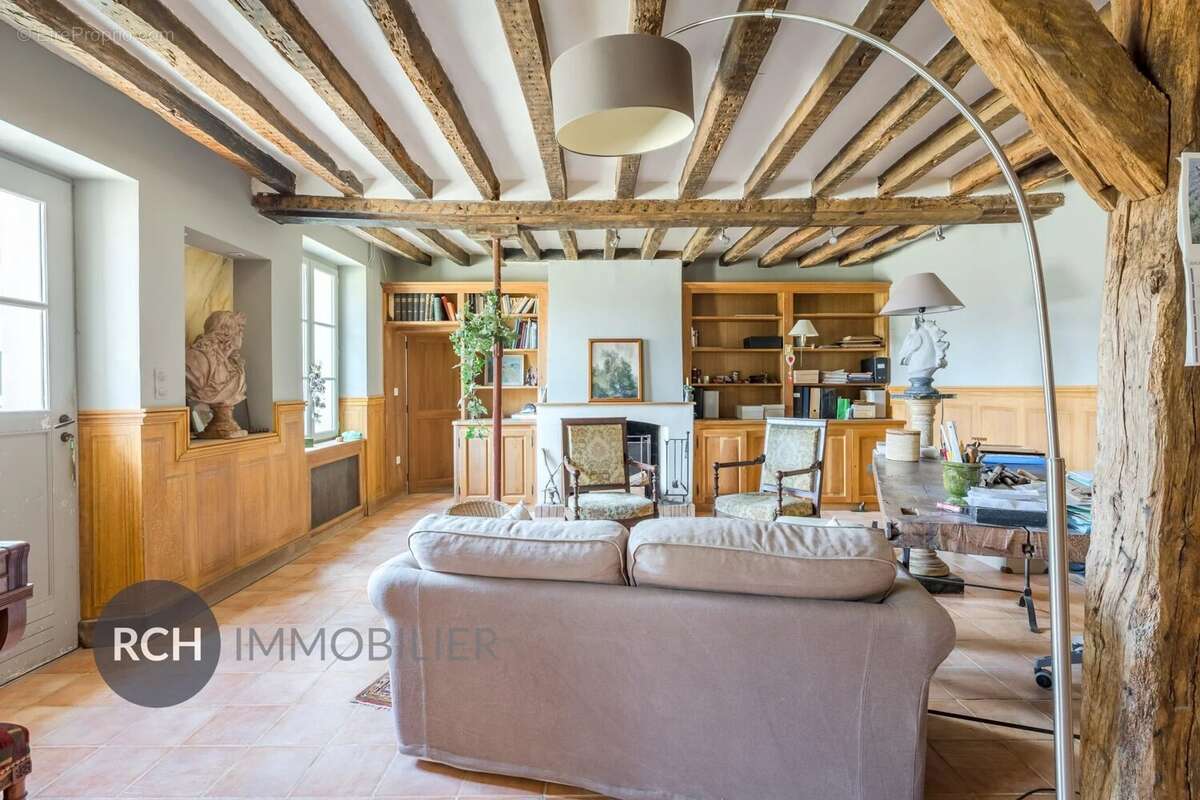 Maison à HOUDAN