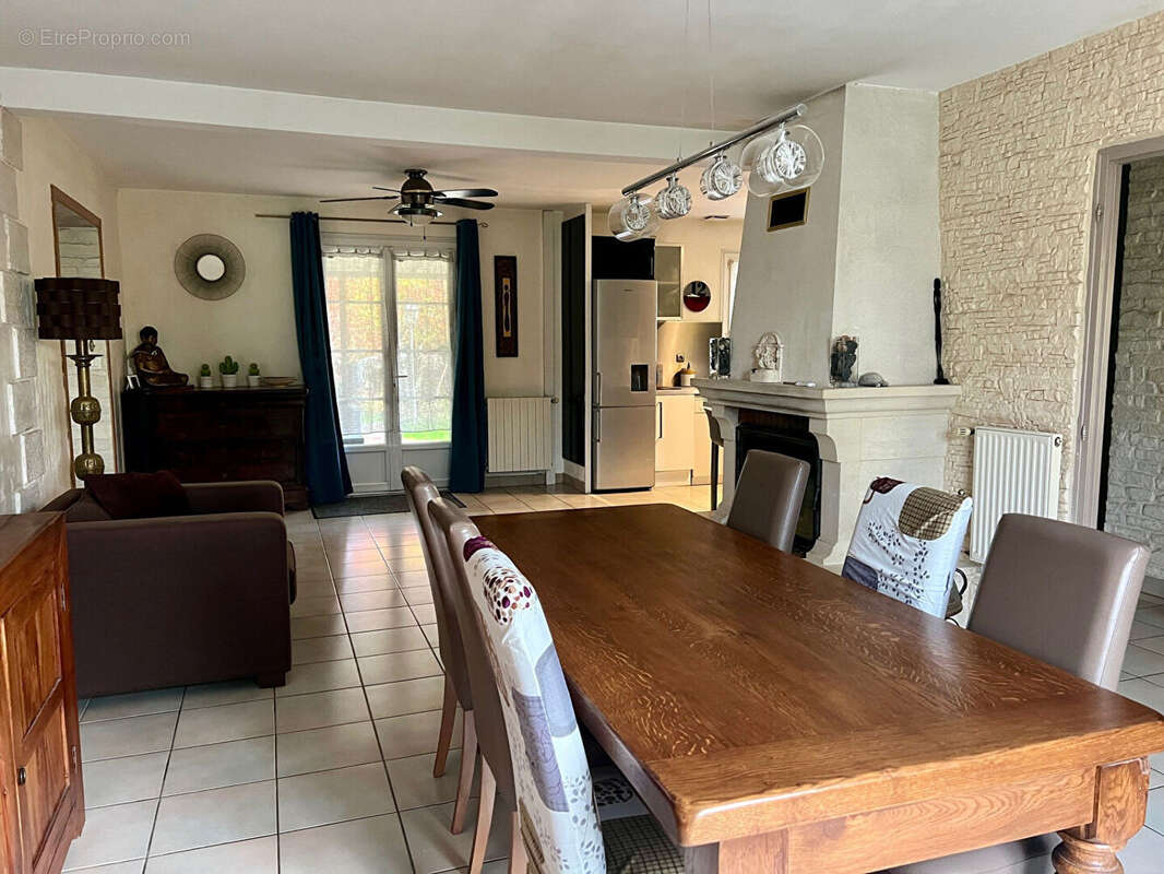 Maison à PARCAY-MESLAY