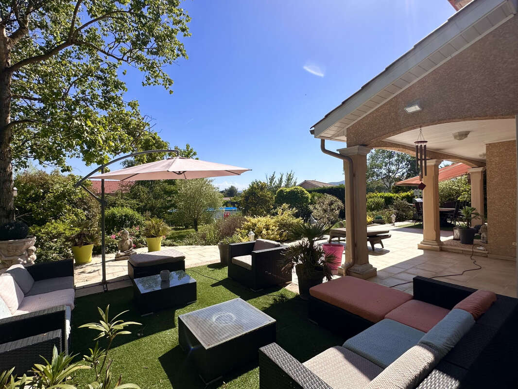 Grezieu maison familiale d'exception volumes remarquables au grand calme - photo 11