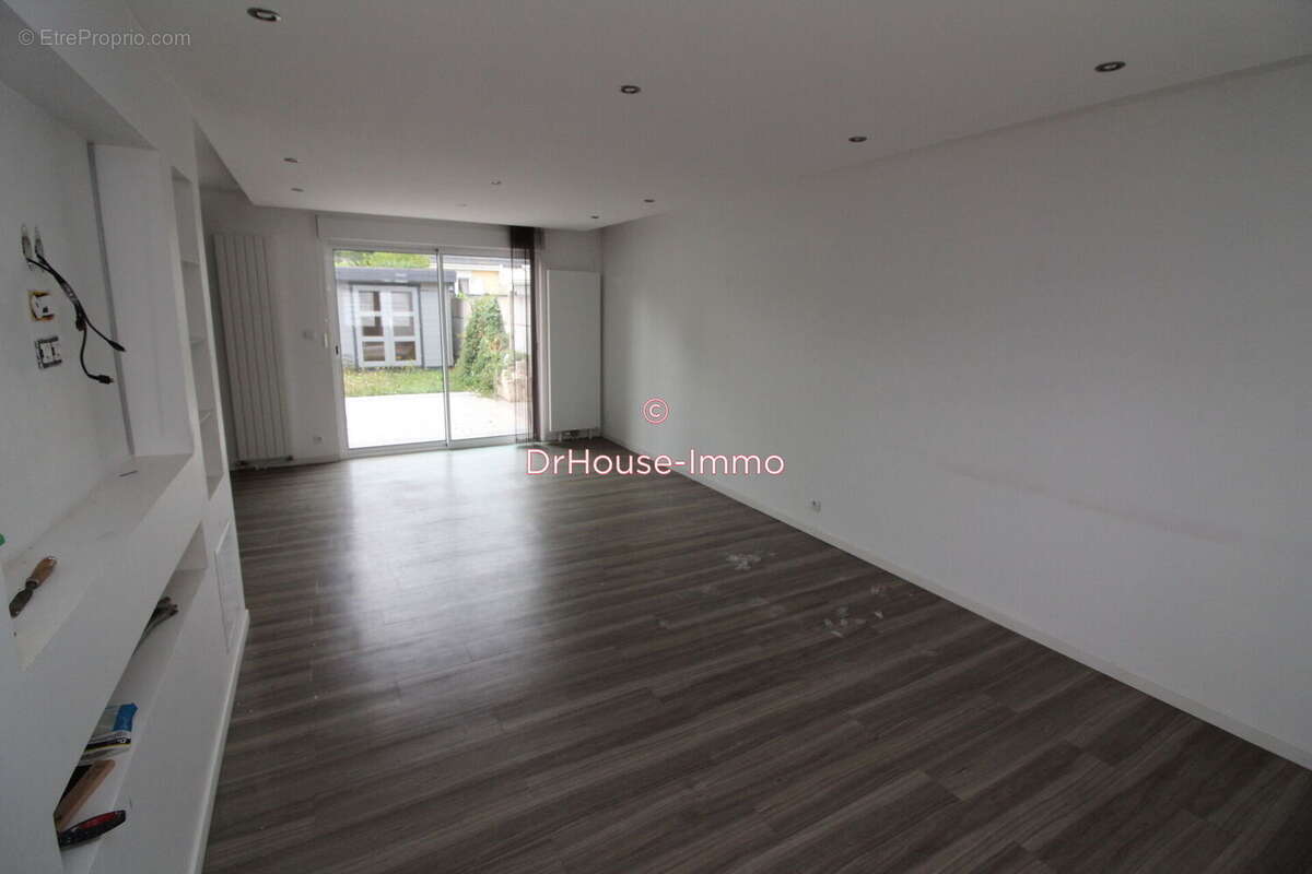 Maison à BRUAY-LA-BUISSIERE