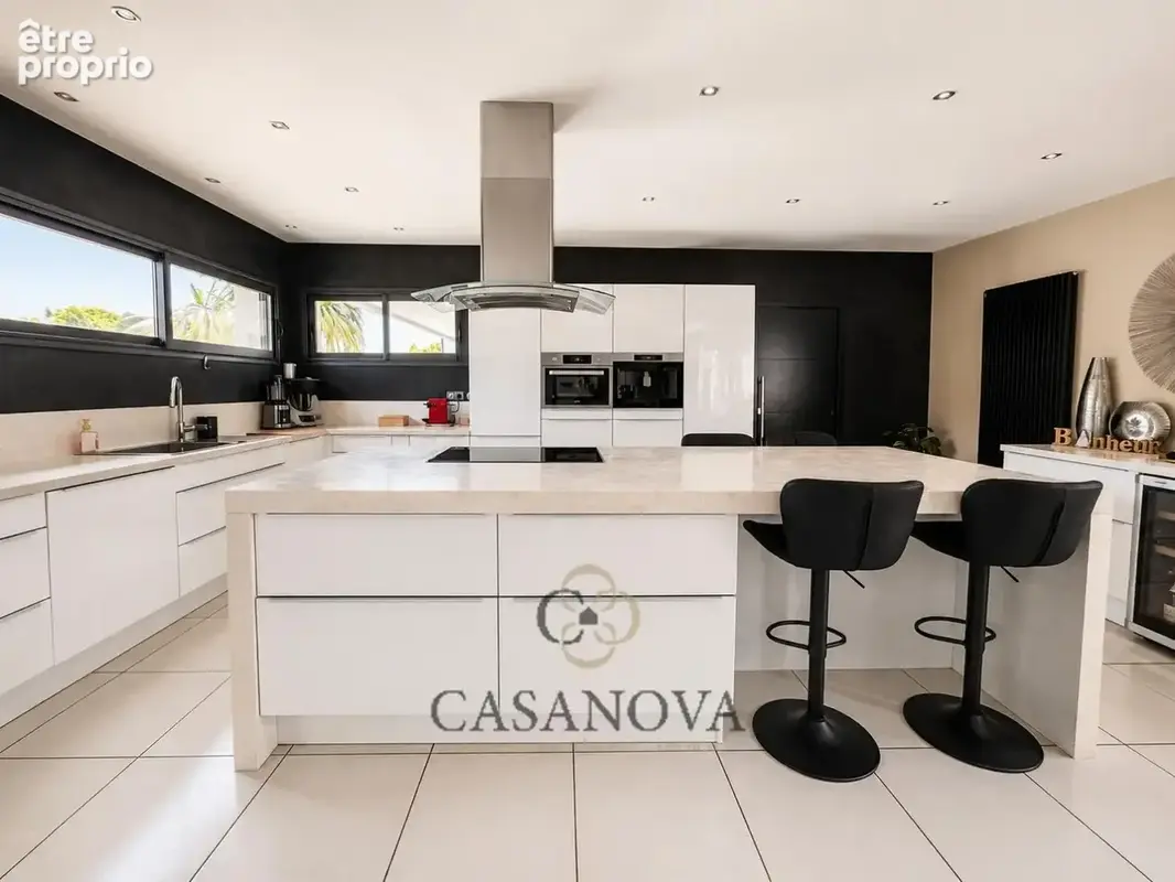 Maison familiale de 266 m² avec piscine et terrain de 1 000 m² à Montarnaud - photo 6