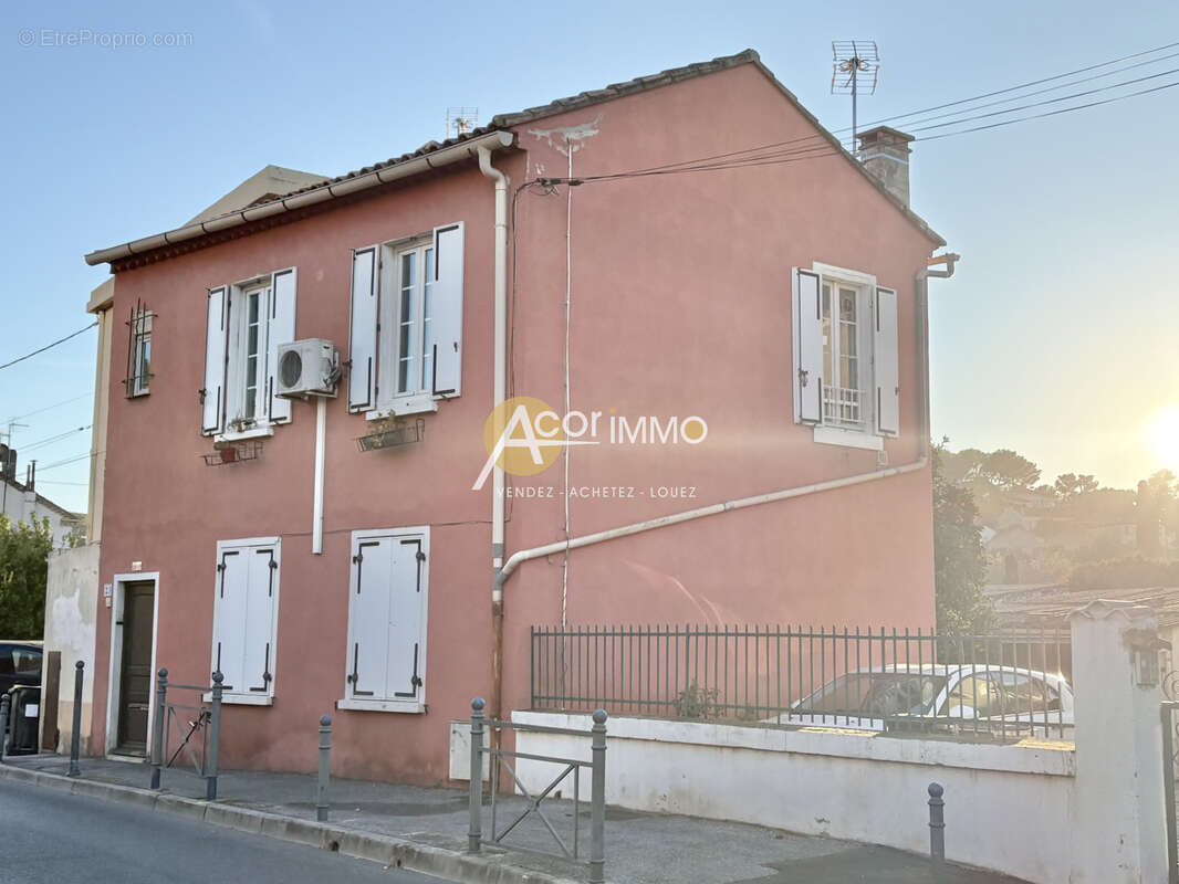 La Seyne Sur Mer, Fort Napoléon, Maison de 82m2, divisé en deux appartement - photo 2