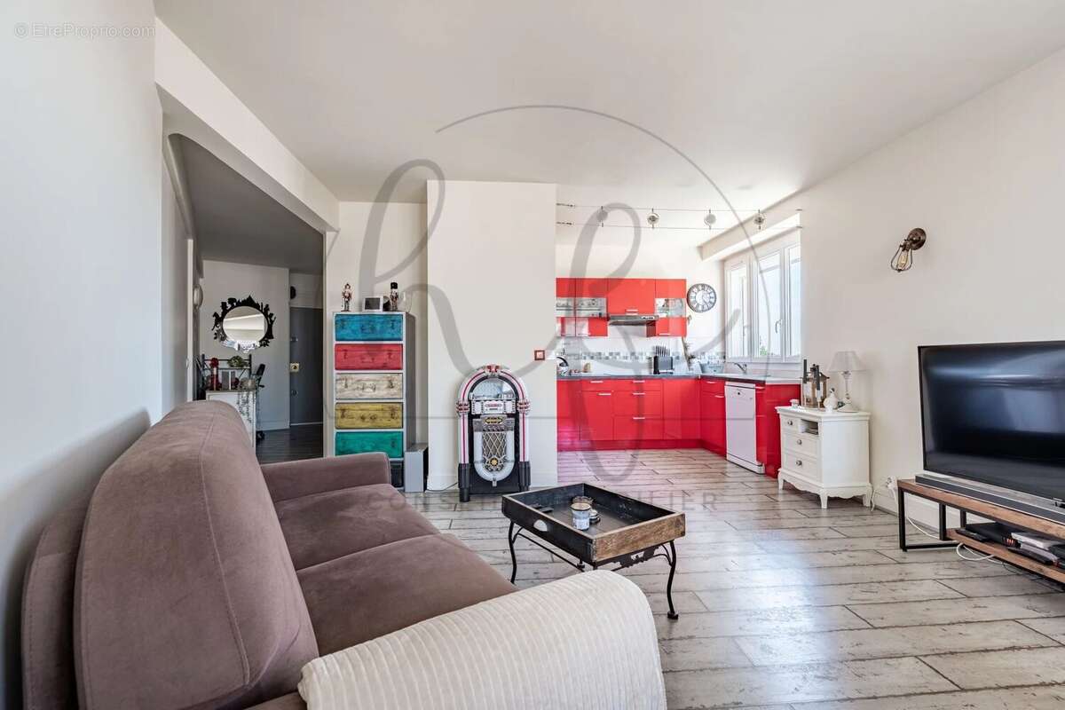 Dernier étage avec vue – 3 pièces lumineux, sans travaux - photo 6