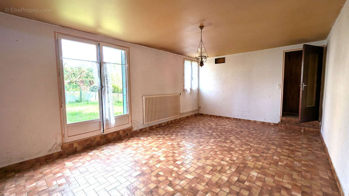 Maison à COUSANCE