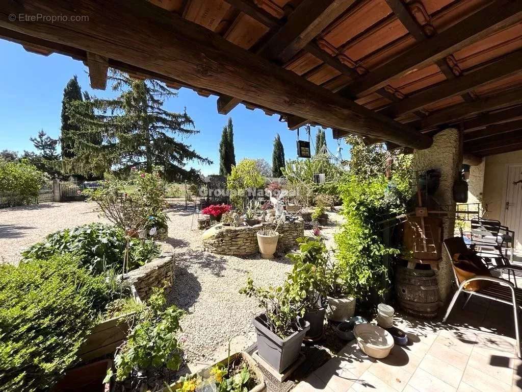 Maison à PERNES-LES-FONTAINES