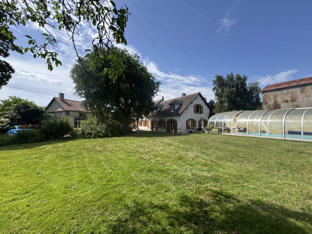 Maison à HOUDAN