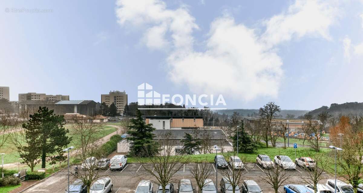 Appartement à RILLIEUX-LA-PAPE