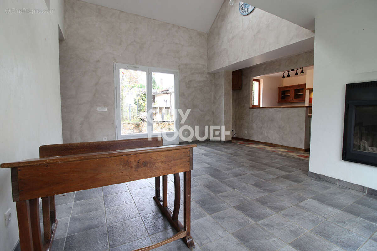 Maison à OZOUER-LE-VOULGIS