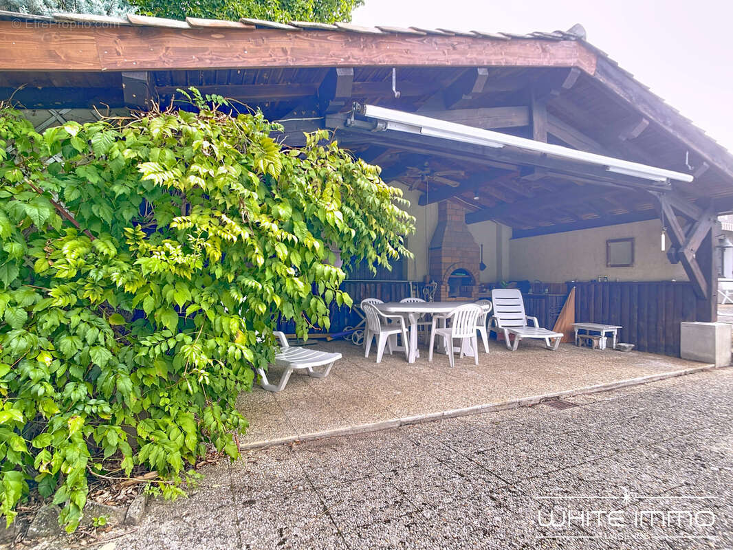 Maison à BRINDAS