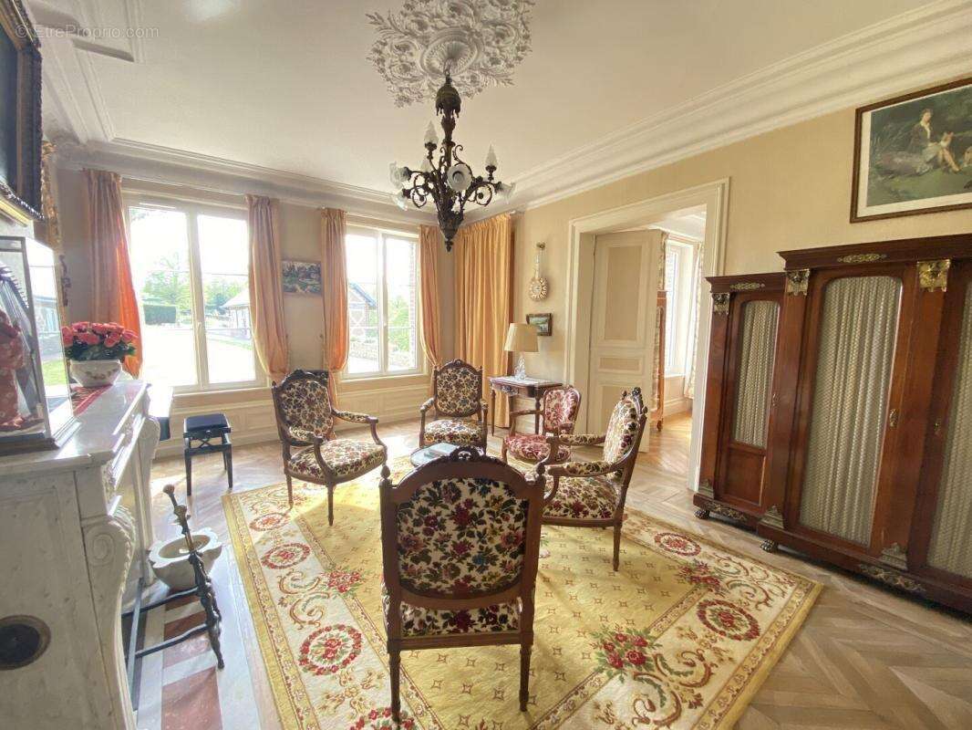 Maison à DAMVILLE