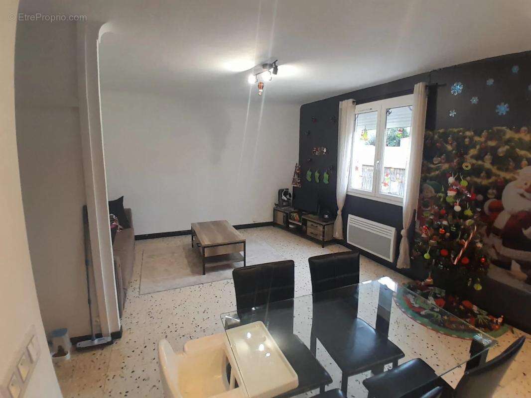 Maison à ESTAGEL