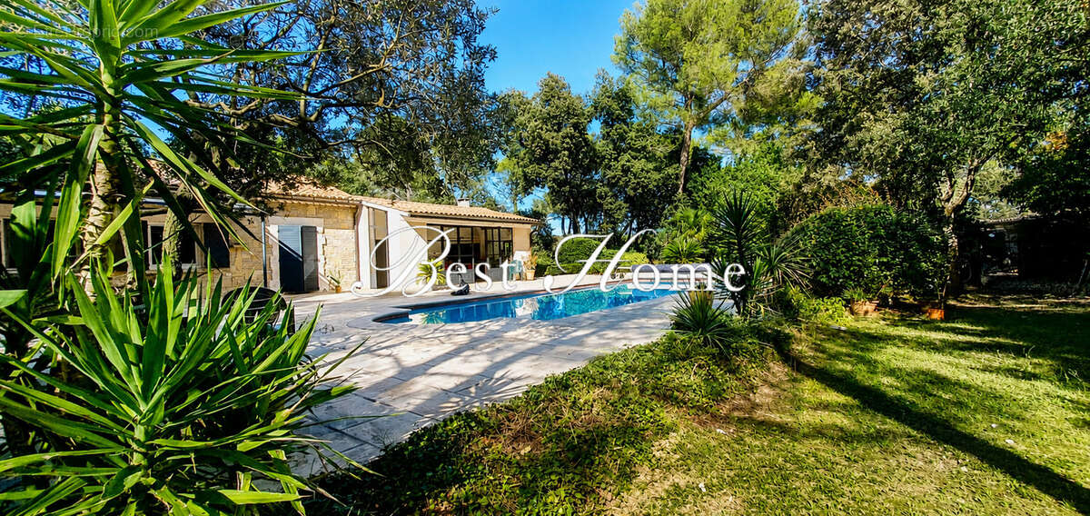 Proche des Hauts de Nîmes, Villa de charme type  4 sur 3000 m2 de terrain  avec piscine, pool house, et garage - photo 3