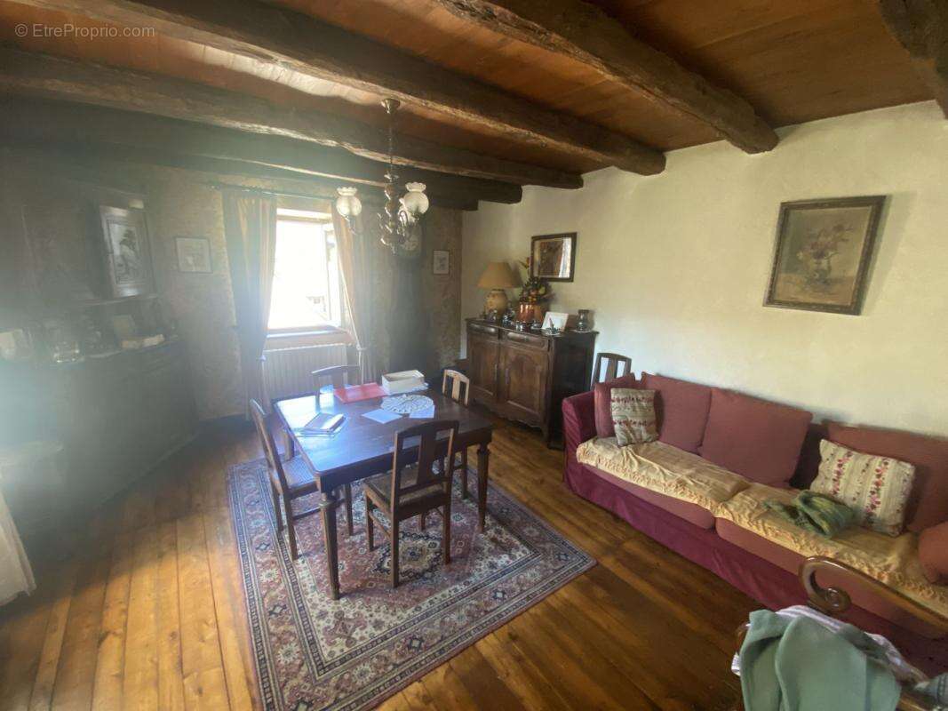 Maison à SAINT-CHAMANT